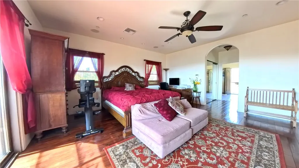 Additional image 7 of 633 Sunnyhill Drive, Los Angeles, CA 90065