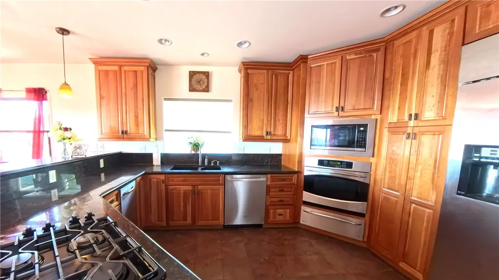 Additional image 8 of 633 Sunnyhill Drive, Los Angeles, CA 90065