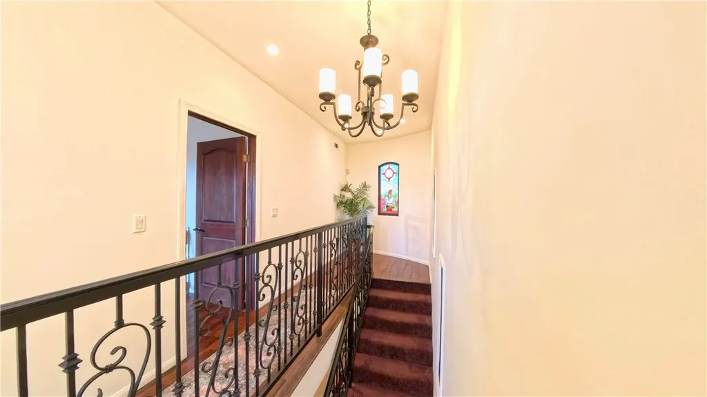 Additional image 5 of 633 Sunnyhill Drive, Los Angeles, CA 90065