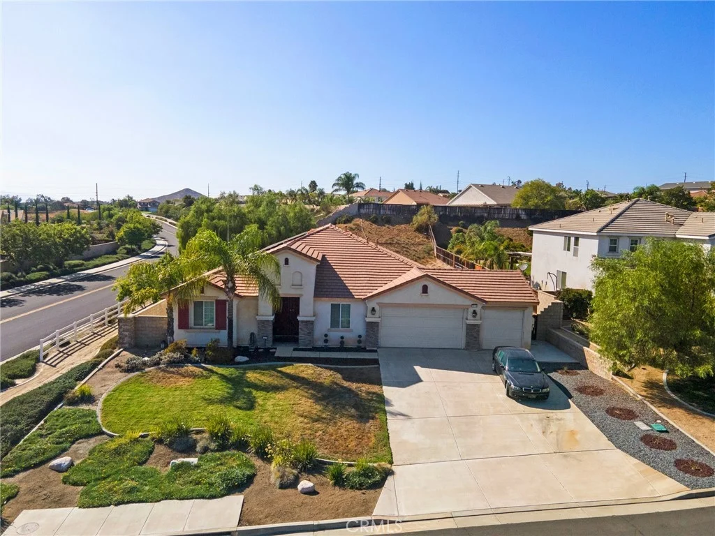 19175 Hawkhill Ave, Perris, CA 92570 photo 3
