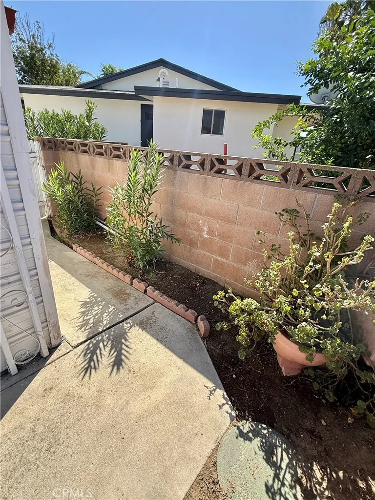 811 Majela Ln, Hemet, CA 92543