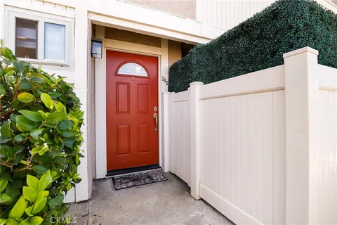 10159 De Soto Avenue Unit 202, Chatsworth, CA MLS: BB25100324