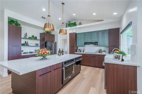 40954 Parado Del Sol Drive, Temecula, CA MLS: CV25011455