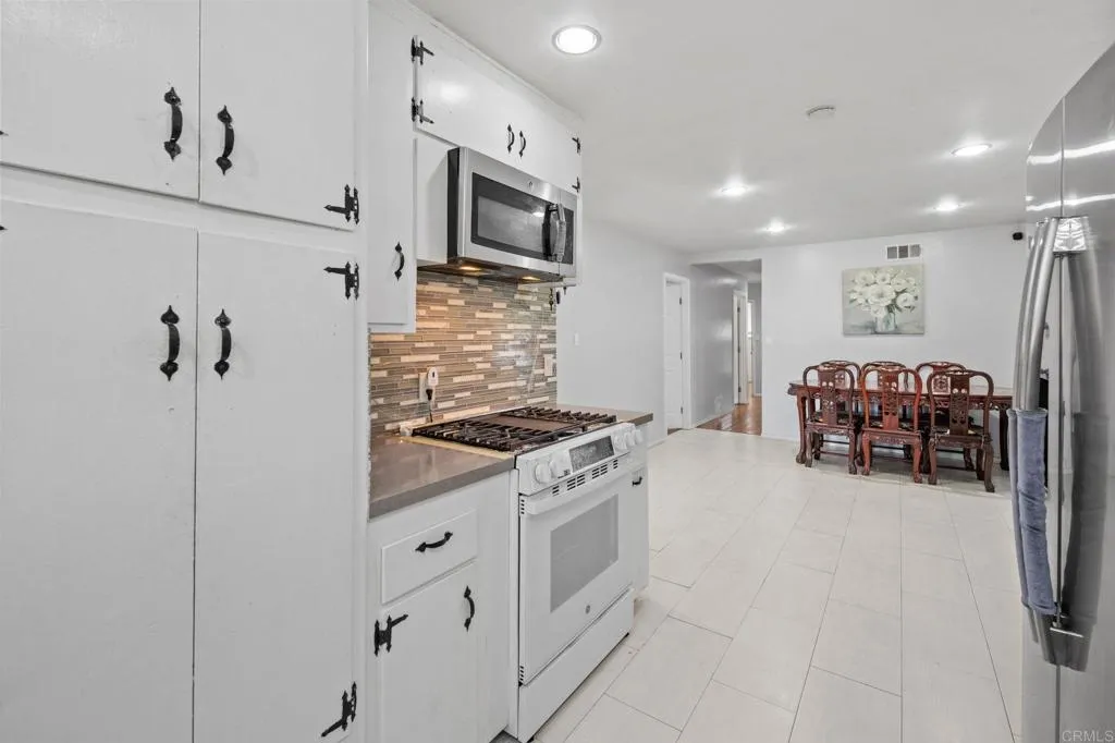 Additional image 13 of 7273 Arillo St, San Diego, CA 92111