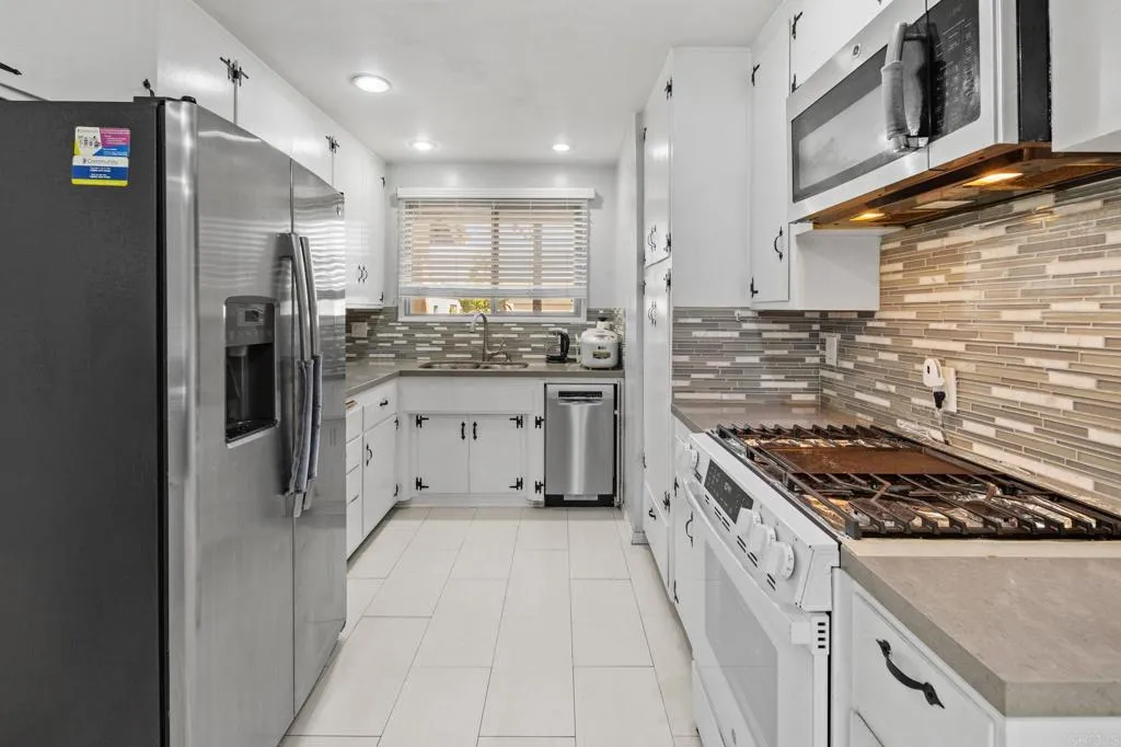 Additional image 73 of 7273 Arillo St, San Diego, CA 92111