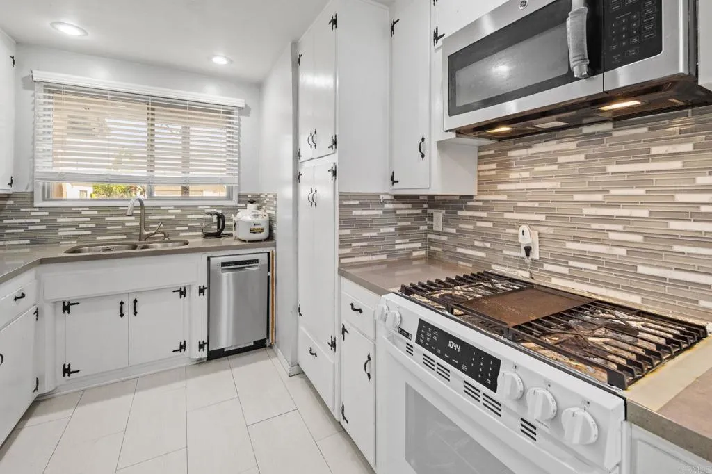 Additional image 76 of 7273 Arillo St, San Diego, CA 92111
