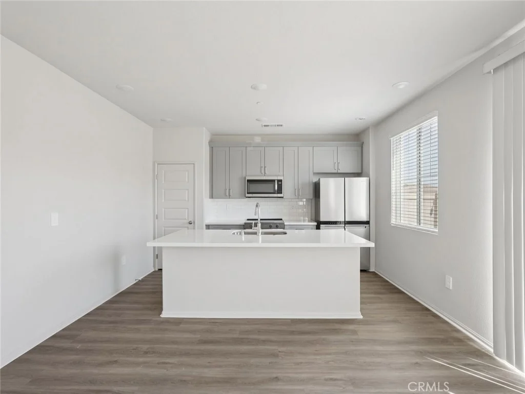 1940 Limetta Lane, Redlands, CA 92374 photo 4