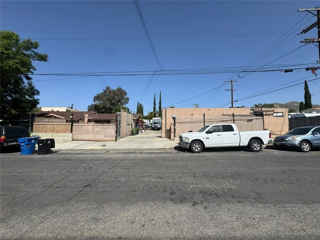 Additional image 17 of 15723 Kadota St, Sylmar, CA 91342