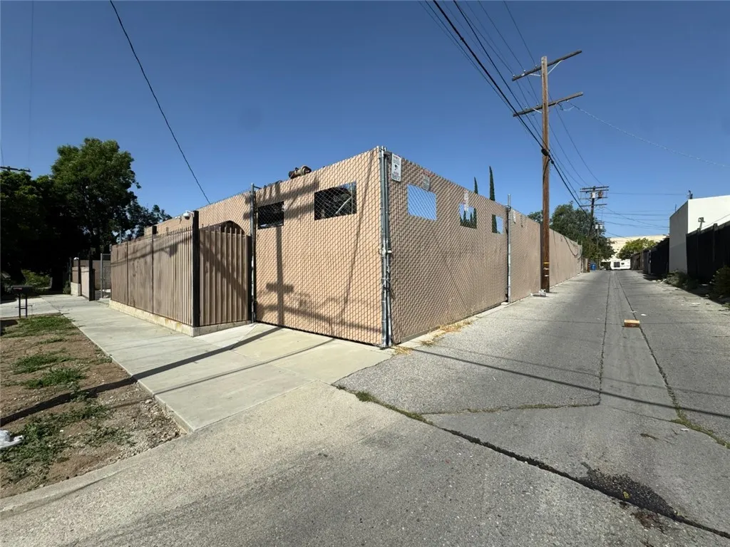 Additional image 42 of 15723 Kadota St, Sylmar, CA 91342