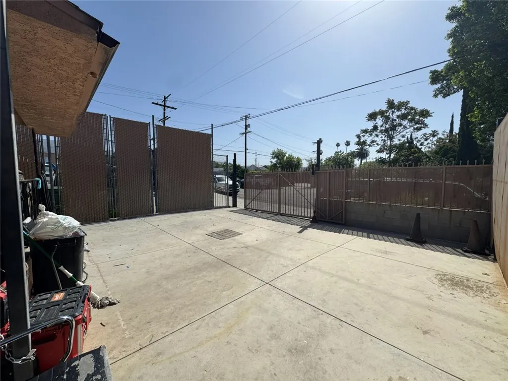 Additional image 7 of 15723 Kadota St, Sylmar, CA 91342