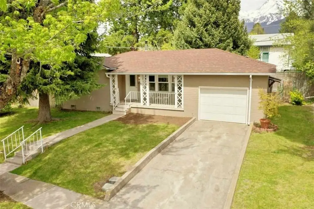 524 Cedar Street, Mount Shasta, CA 96067