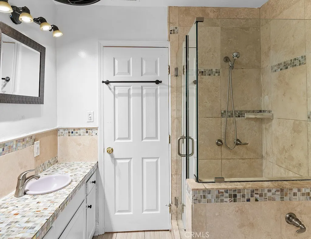 Additional image 30 of 16637 Victory Boulevard, Van Nuys, CA 91406