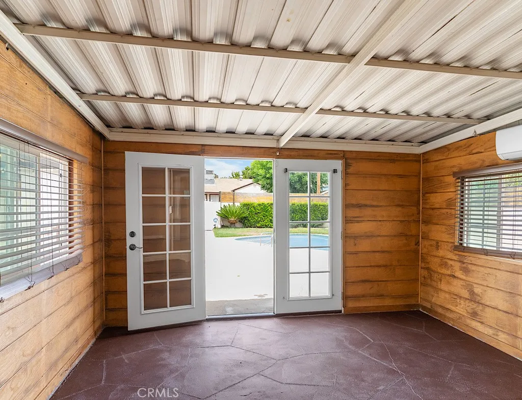 Additional image 31 of 16637 Victory Boulevard, Van Nuys, CA 91406