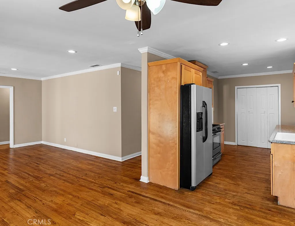 Additional image 23 of 16637 Victory Boulevard, Van Nuys, CA 91406