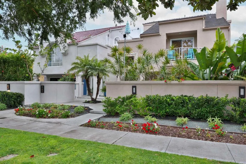 942 D Avenue Unit B, Coronado, CA 92118