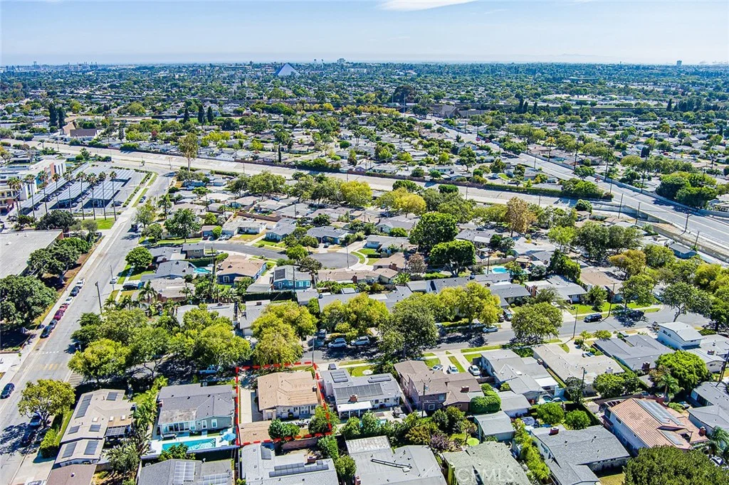 6131 E Benmore St, Long Beach, CA 90815