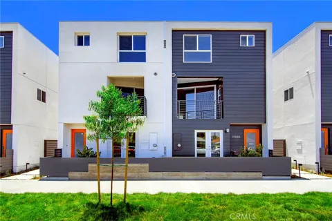 11580 Riverside Drive, Valley Village, CA 91602 - MLS#: SR25028936