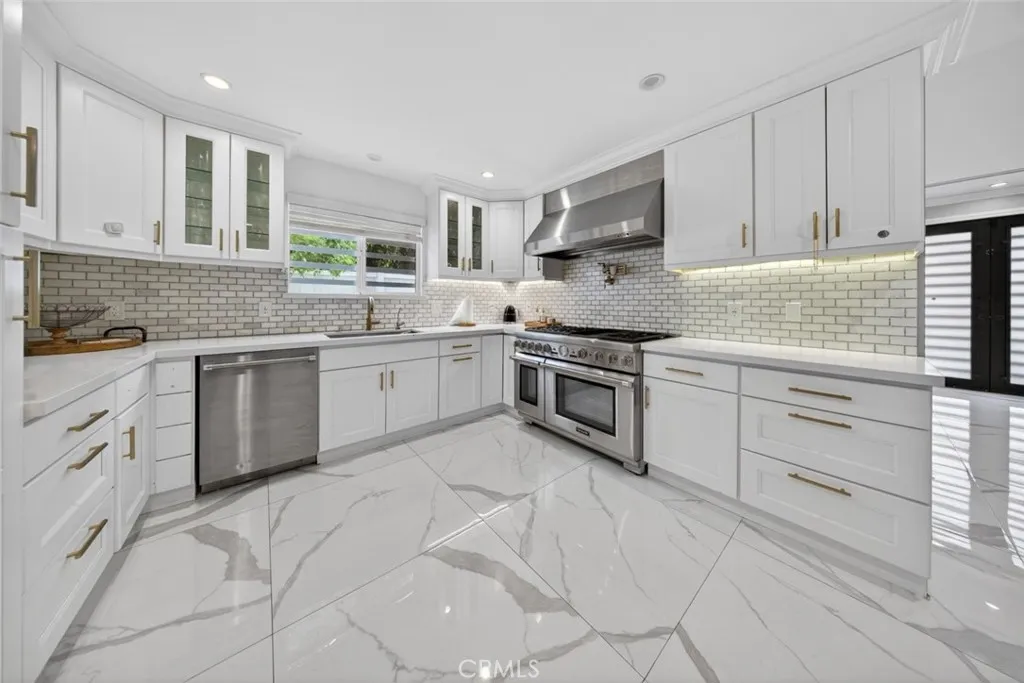 Additional image 25 of 7108 Colbath Ave, Van Nuys, CA 91405