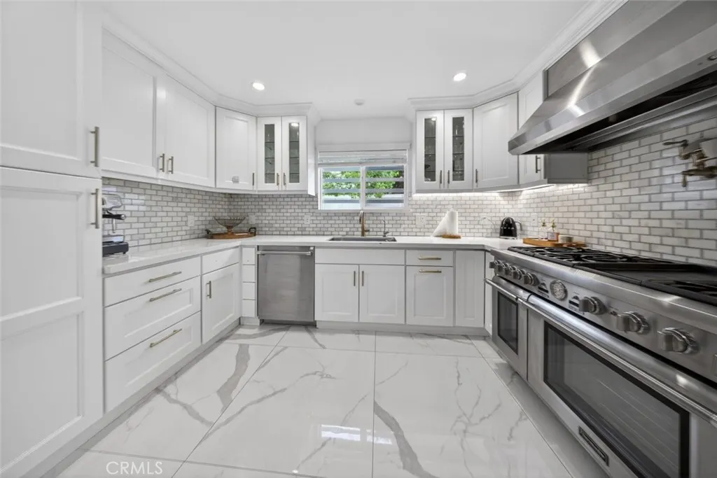 Additional image 93 of 7108 Colbath Ave, Van Nuys, CA 91405