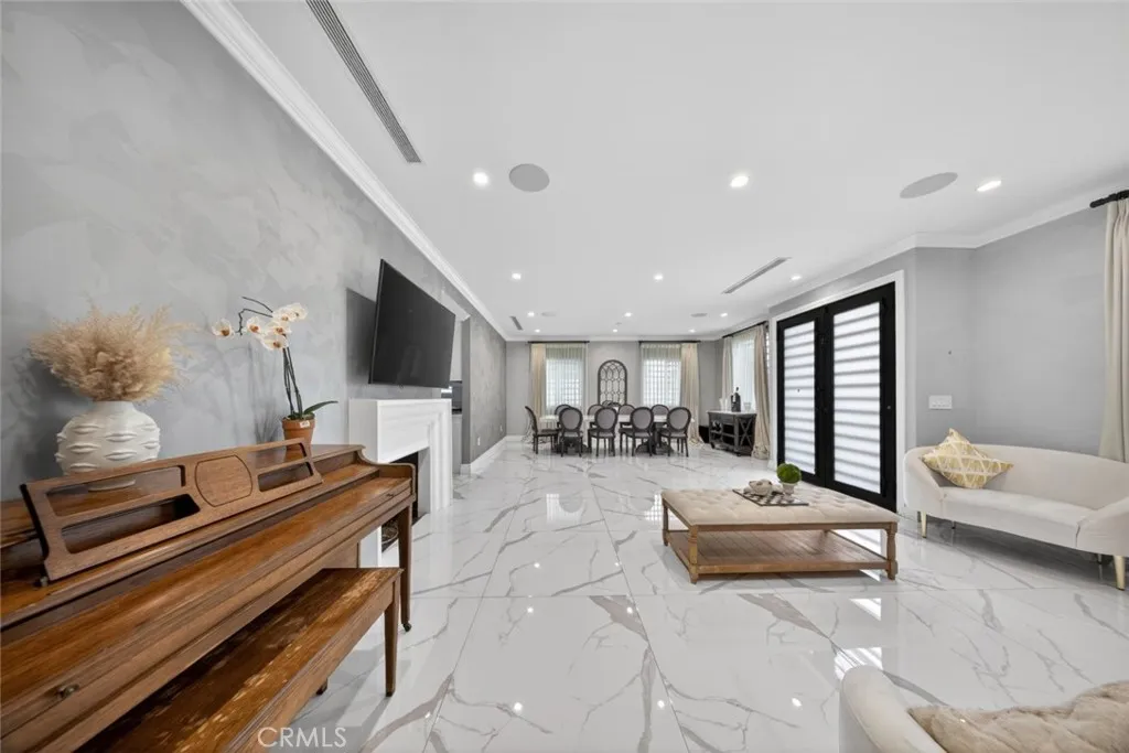 Additional image 10 of 7108 Colbath Ave, Van Nuys, CA 91405