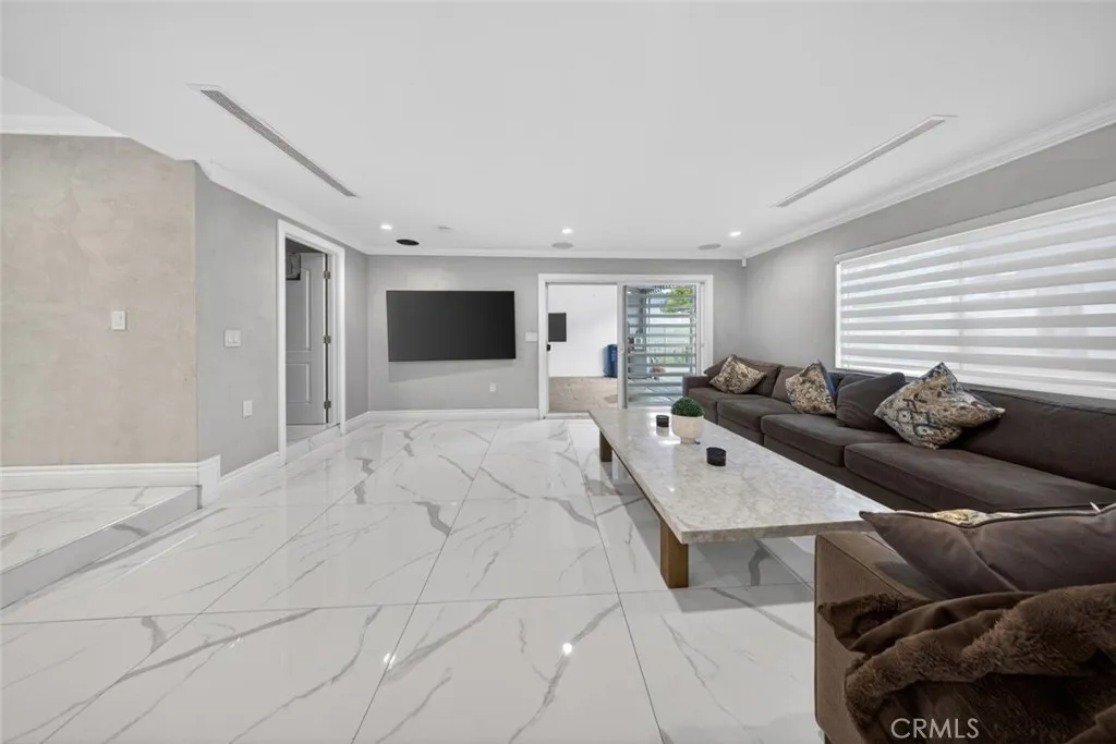 Additional image 115 of 7108 Colbath Ave, Van Nuys, CA 91405