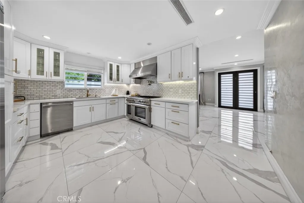 Additional image 27 of 7108 Colbath Ave, Van Nuys, CA 91405