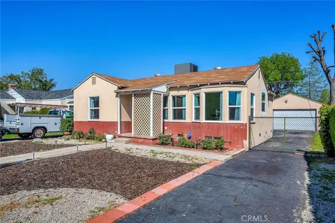 5818 Troost Avenue, North Hollywood, CA MLS: SR25077306