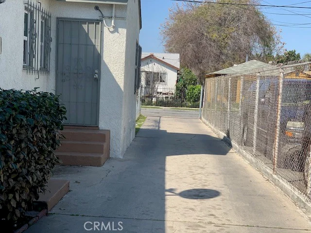 600 N Rose Avenue Unit B, Compton, CA 90221 photo 3