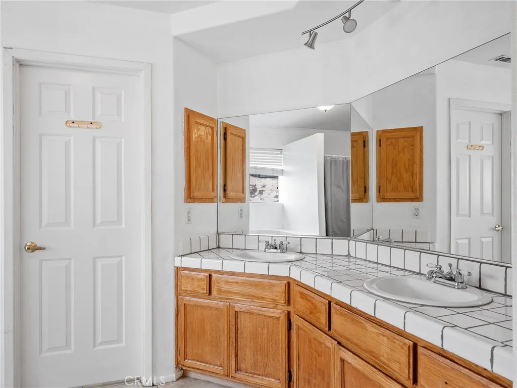 Additional image 57 of 16409 Pauhaska Court, Apple Valley, CA 92307