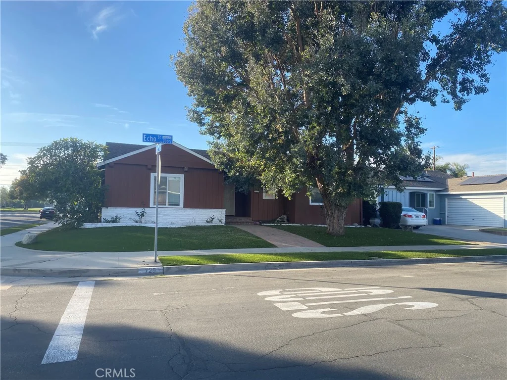 725 S Echo St, Anaheim, CA 92804 photo 2