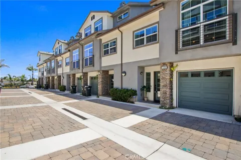 599 Seabright Circle, Costa Mesa, CA MLS: PW25055123