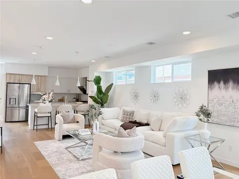 1242 Gordon Street, Los Angeles, CA 90038 - MLS#: WS25057950