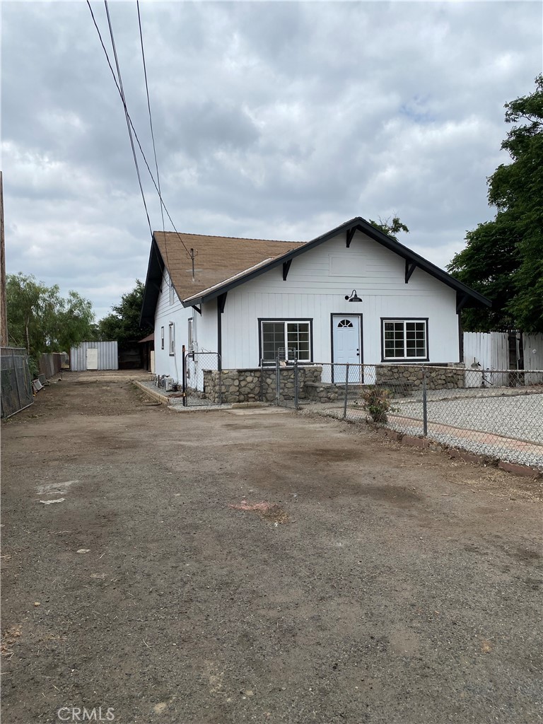 8296 Cypress Avenue, Fontana, CA 92335 - MLS#: EV23094857