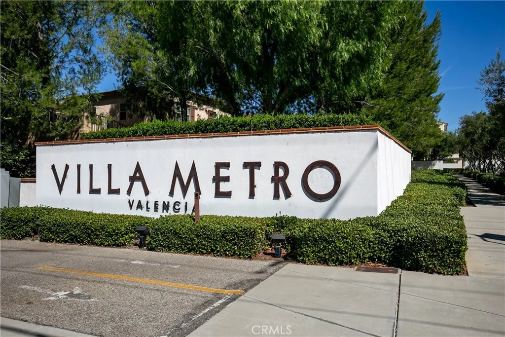 21716 Propello Dr, Saugus, CA 91350