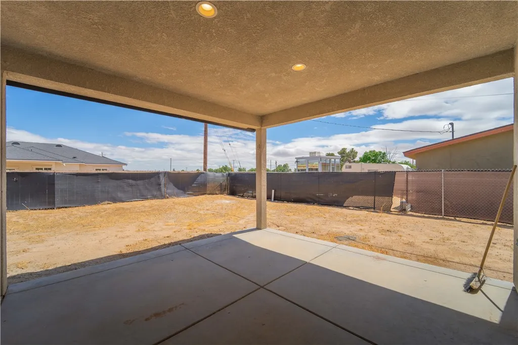 Additional image 21 of 21324 79th St, California City, CA 93505