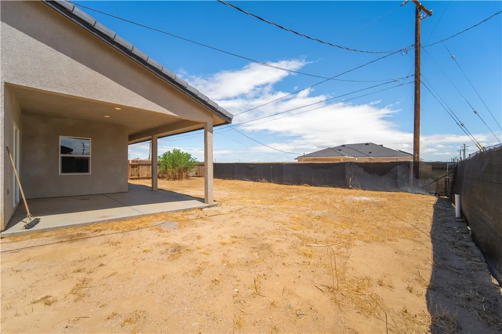 Additional image 22 of 21324 79th St, California City, CA 93505