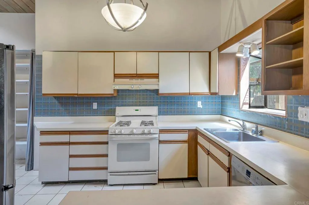 Additional image 14 of 5545 Baja Drive, San Diego, CA 92115