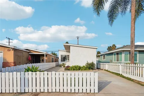 313 E Silva Street, Long Beach, CA 90805 - MLS#: PW25016700