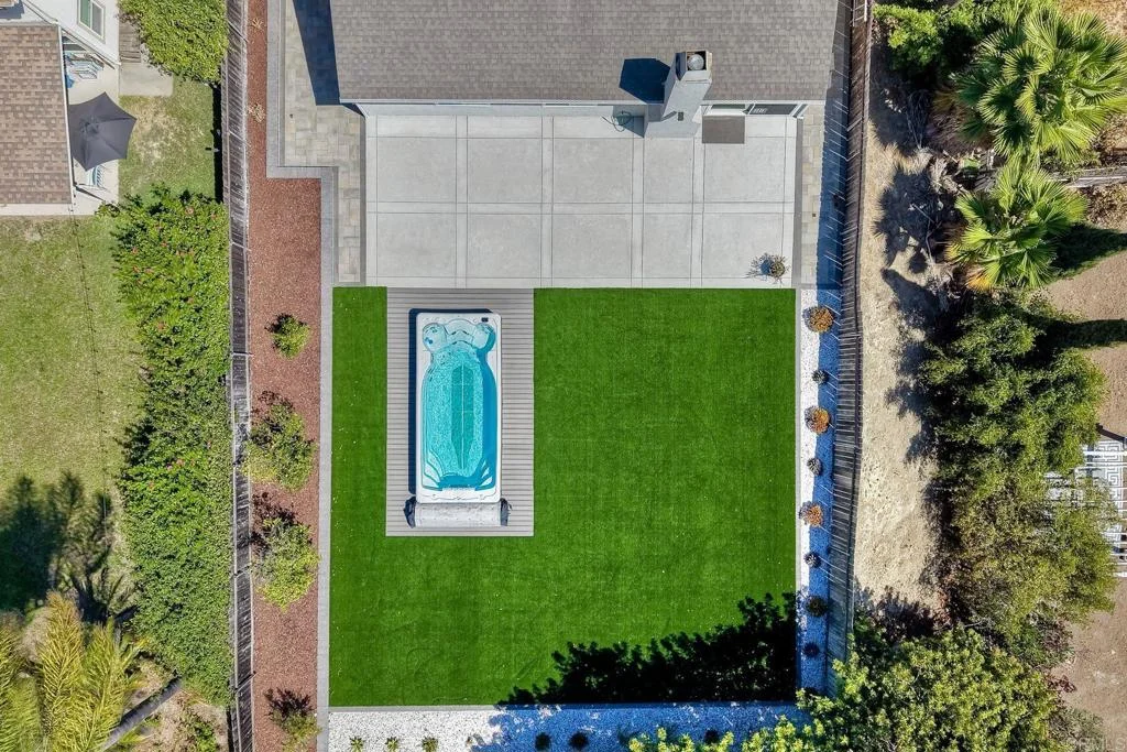 832 Grapevine Road, Vista, CA 92083