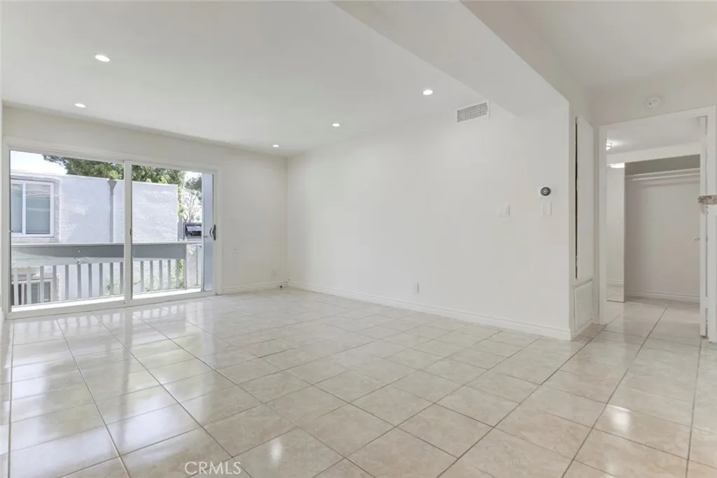 Additional image 17 of 18620 Hatteras St Unit 266, Tarzana, CA 91356
