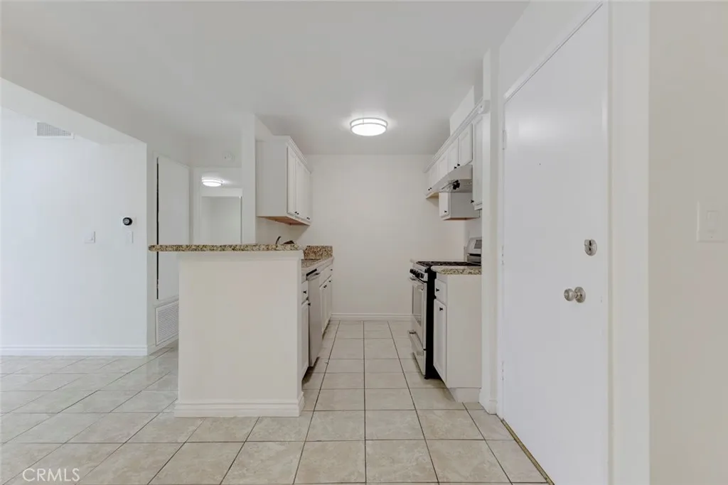 Additional image 10 of 18620 Hatteras St Unit 266, Tarzana, CA 91356