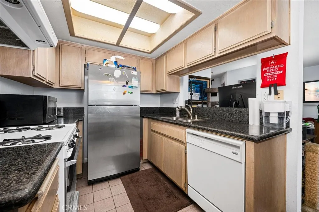 Additional image 10 of 1030 Loma Avenue Unit 107, Long Beach, CA 90804