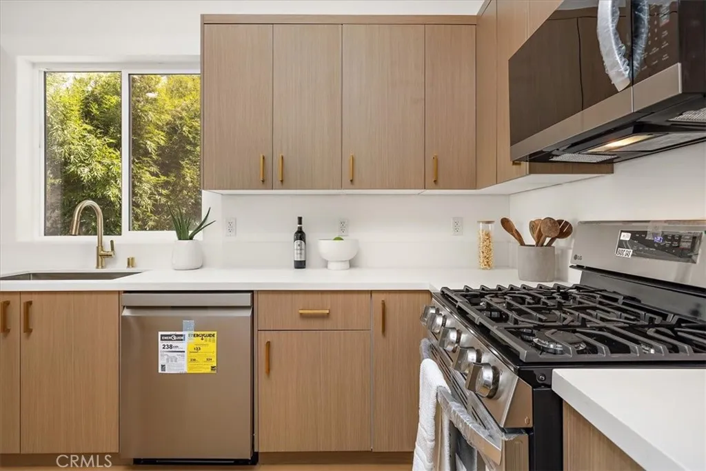 Additional image 22 of 642 E Fairview Boulevard Unit A, Inglewood, CA 90302