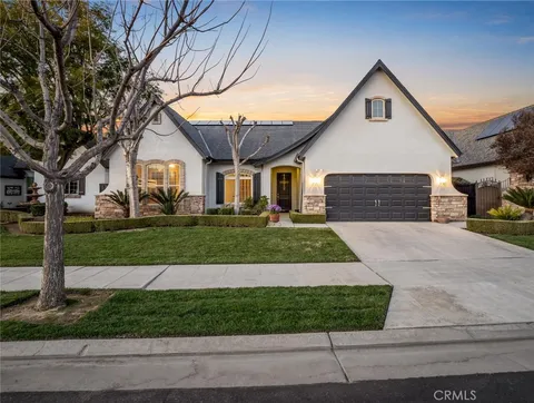 541 W Warwick Avenue, Clovis, CA 93619 - MLS#: FR25043694
