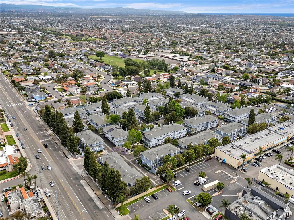 8125 Surfline Dr Unit A, Huntington Beach, CA 92646