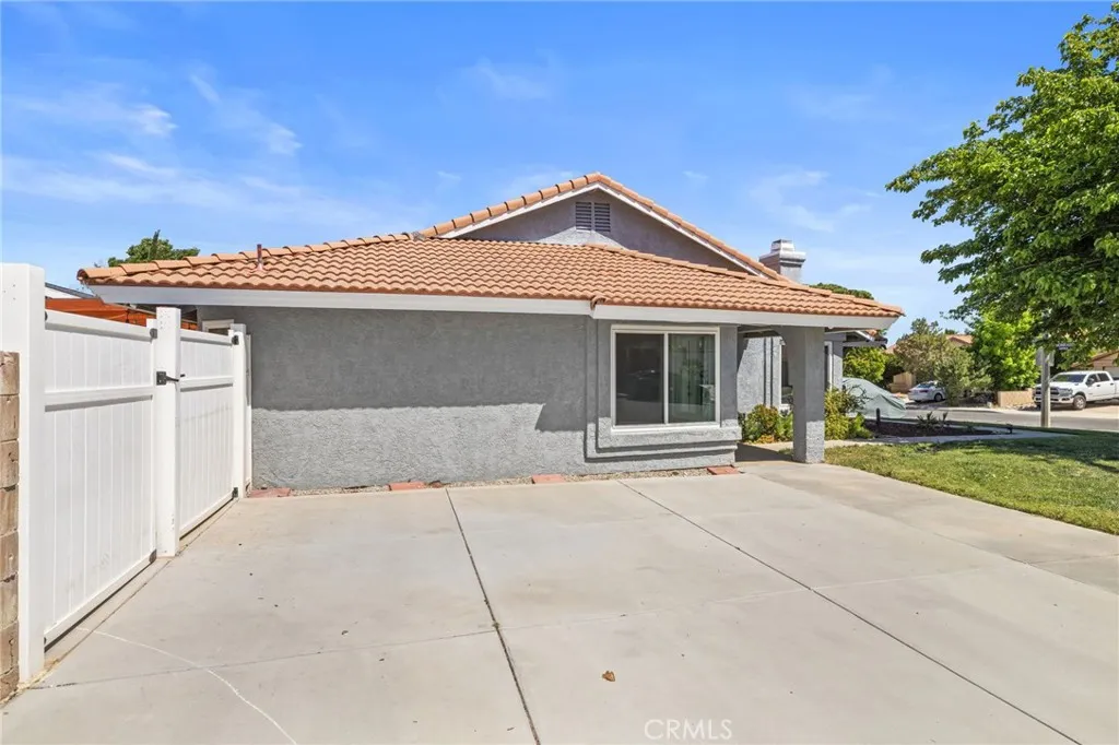 Additional image 4 of 40723 Via Honrado, Palmdale, CA 93551