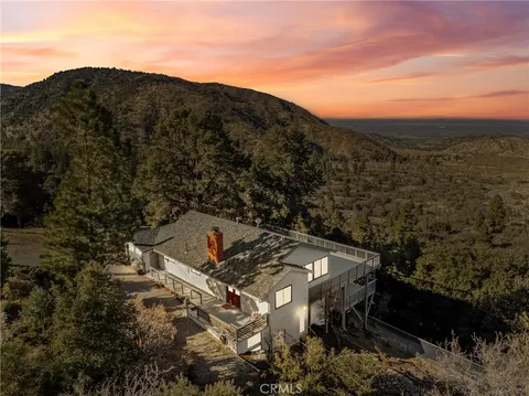 5559 Orchard Drive, Wrightwood, CA MLS: HD25042948