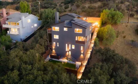 28207 Laura La Plante Drive, Agoura Hills, CA MLS: SR25041227