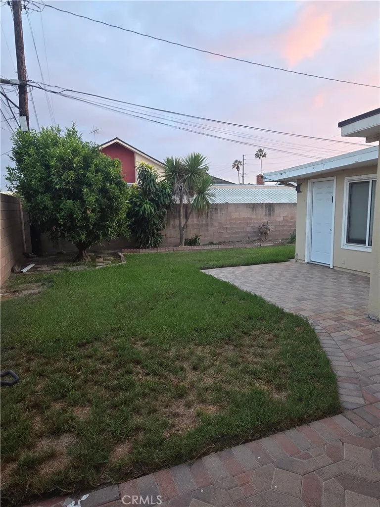 1710 E Fruit Street, Santa Ana, CA 92701