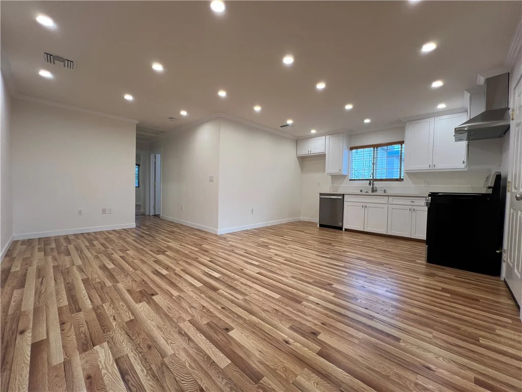 5742 Woodman Avenue Unit 2, Valley Glen, CA 91401